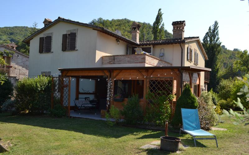031.23 - Pieve di Cagna (Urbino) - bellissima casa padronale ricostruita ex novo con terreno. Vero affare