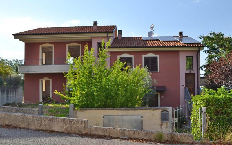 018.26 - Urbino - Appartamento di recente costruzione con ampio giardino privato e garage collegato