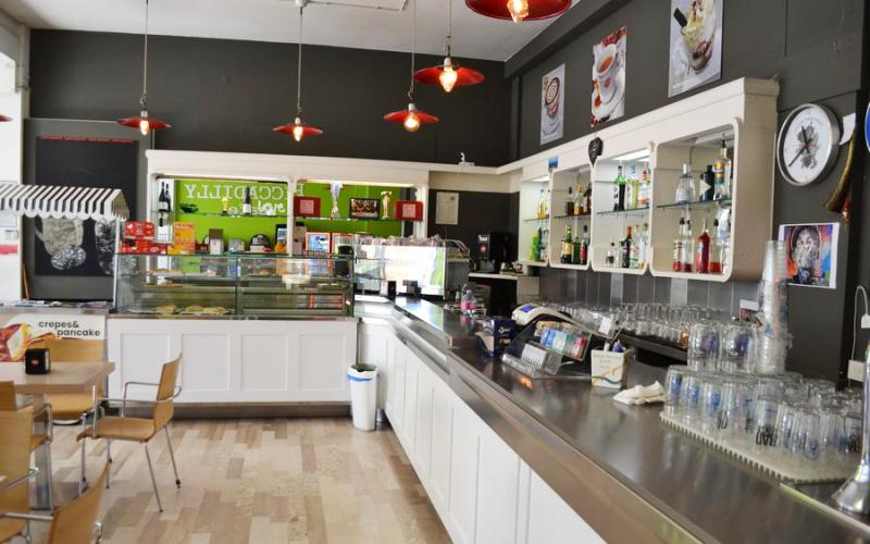 034.25 - Fermignano zona centrale - vendesi locale commerciale adibito a bar