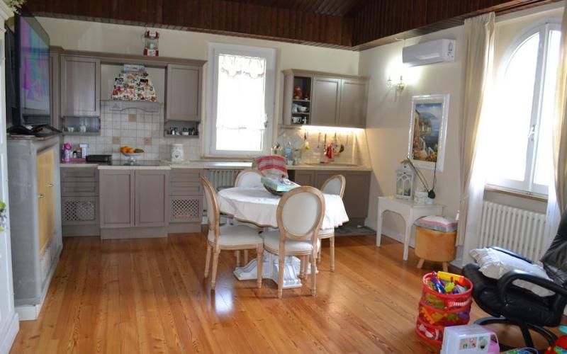 032.25 - Fermignano - azienda agrituristica ben avviata con casale e 14 ettari di terreno